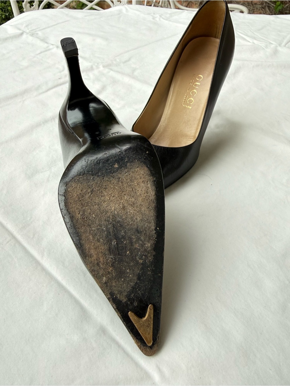 Gucci Black Leather Pointed-Toe Pumps - Picture 4 of 7